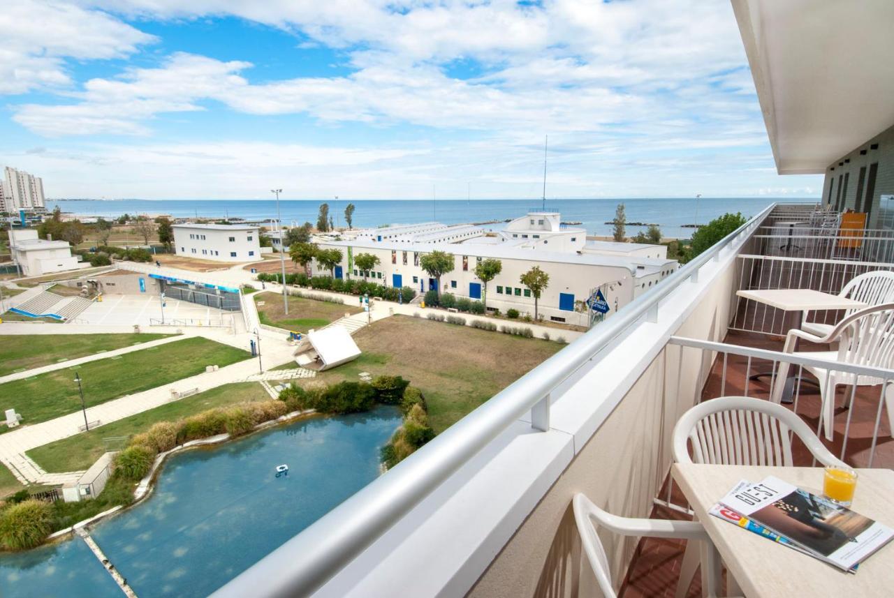 Hotel Cormoran Cattolica Exteriör bild